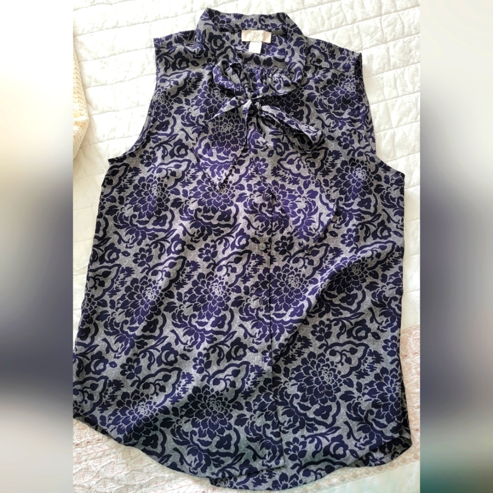 LOFT blouse size M